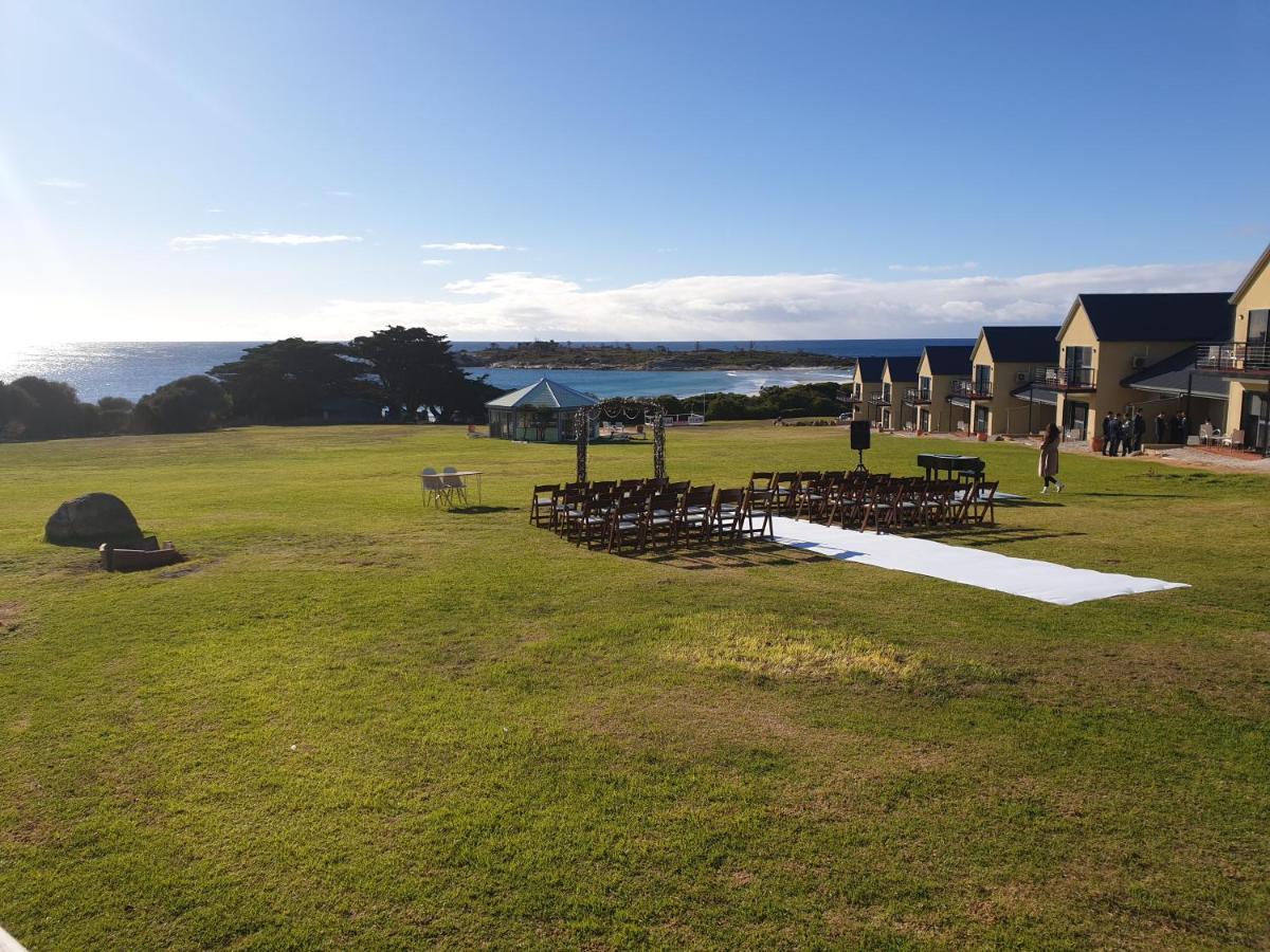 Diamond Island Resort, Restaurant & Bar And Penguin Show Bicheno Exterior photo